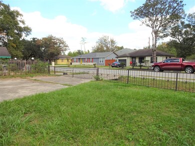 6709 Cathcart Dr, Houston, TX 77091 - photo 4