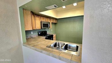 2506 W Caribbean Ln unit 10, Phoenix, AZ 85023 - photo 5