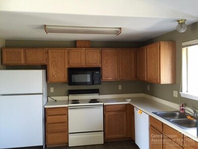 2051 SW 32nd Ct, Redmond, OR 97756 - photo 3