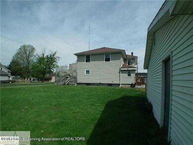 124 Halbert St, Grand Ledge, MI 48837 - photo 3