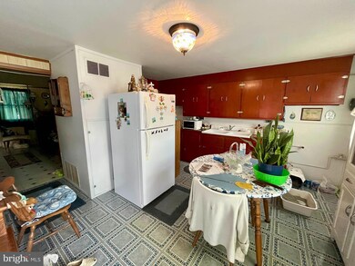 1017 Fredonia Ct, Halethorpe, MD 21227 - photo 3