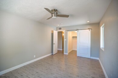 1620 E Echo Ln, Phoenix, AZ 85020 - photo 5