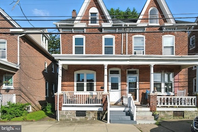 218 S Washington St, Boyertown, PA 19512 - photo 2