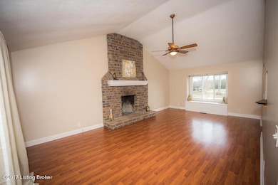 393 Kentucky Ct, Mount Washington, KY 40047 - photo 3