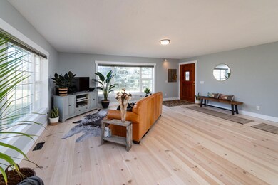 25025 Dodds Rd, Bend, OR 97701 - photo 4