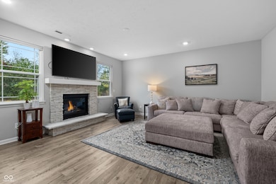 7686 Rolling Green Dr, Plainfield, IN 46168 - photo 6