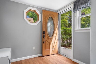 93 Chicopee St, Worcester, MA 01602 - photo 5