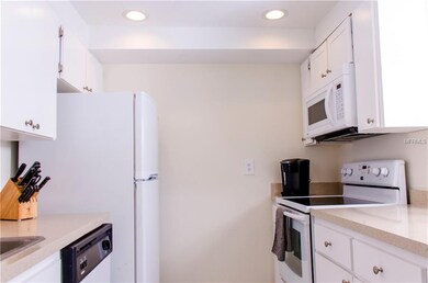 Direct view of the kitchen.