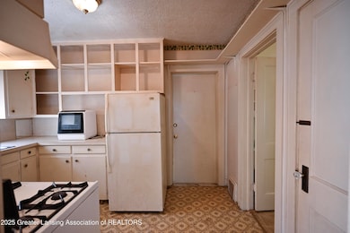 906 Bensch St, Lansing, MI 48912 - photo 6