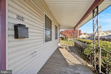 1004 Sunset St, Marcus Hook, PA 19061 - photo 2