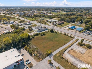 6109 N Brady St, Davenport, IA 52806 - photo 6