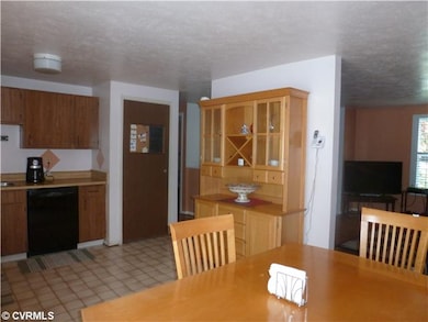 Kitchen - Spacious Kitchen!