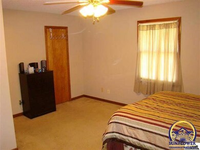 3912 SW 43rd St, Topeka, KS 66610 - photo 7