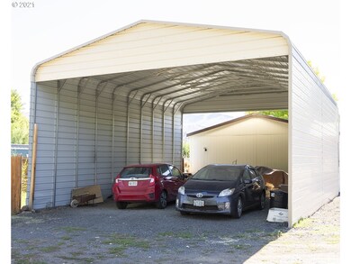 111 Owen St, Dayville, OR 97825 - photo 4