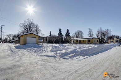 Downtown on double lot!!