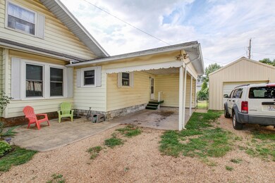 719 S State, Mt Grove-34