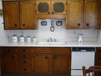 6910 N Pine St, Davenport, IA 52806 - photo 7