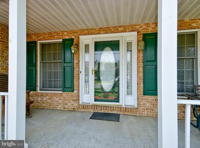 8106 Mike Shapiro Dr, Clinton, MD 20735 - photo 2