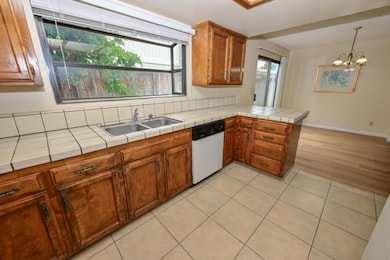 4718 E Alamos Ave unit 105, Fresno, CA 93726 - photo 7