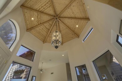 Vaulted Ceilings/Rotunda
