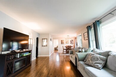 901 W 39th Place, Hobart, IN 46342 - photo 4