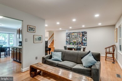 2333 Rosedown Dr, Reston, VA 20191 - photo 6