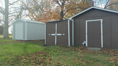 305 E Logan St, Jerico Springs, MO 64756 - photo 3
