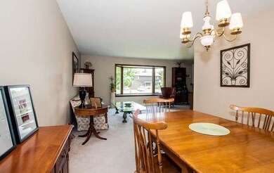 214 White Oak Dr, Wheaton, IL 60187 - photo 5