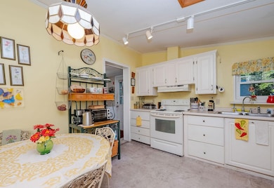 10 York Ct, Rochester, NH 03868 - photo 3