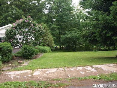 Exterior Front Extra lot on side of home included
