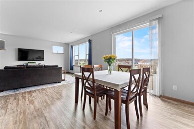 1275 E Coventry Cir, Verona, WI 53593 - photo 4