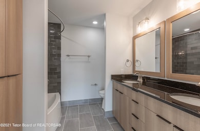Master Suite Bath