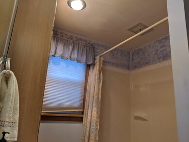 866 W Van Buren St, Berne, IN 46711 - photo 5