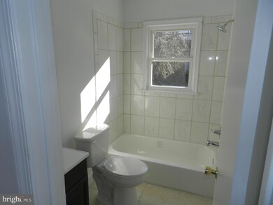 5709 Somerset Rd, Riverdale, MD 20737 - photo 6