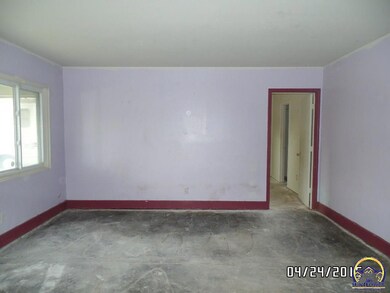 1404 SW 37th St, Topeka, KS 66611 - photo 4