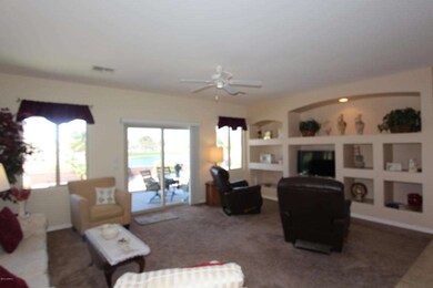 LARGE GREAT ROOM FOR ENTERTAINING