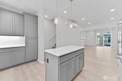 19288 NE 69th Circle Unit 104 ~ Ready Now