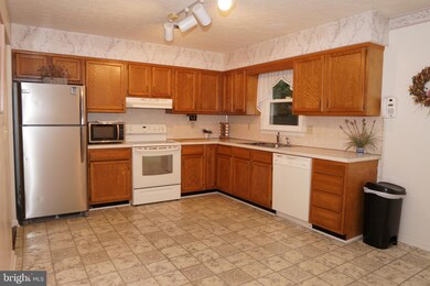 52 Iden Ln, Martinsburg, WV 25404 - photo 2