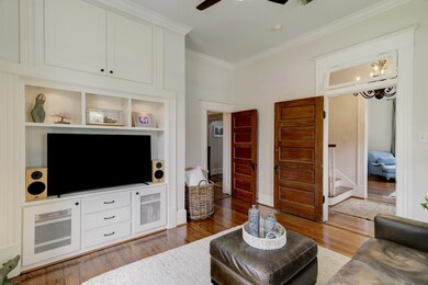 1633 Arlington St, Houston, TX 77008 - photo 7