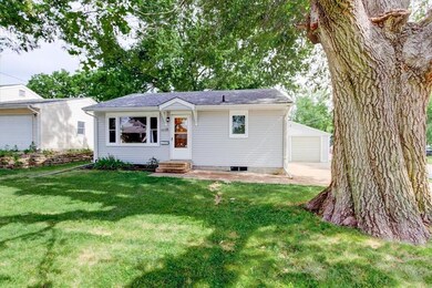 1110 N 6th Ave E, Newton, IA 50208 - photo 2