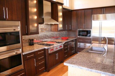 Gourmet kitchen