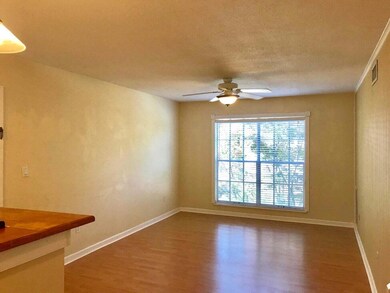 Colony E76 Living Room