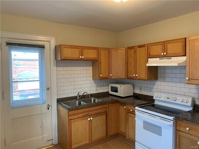 2403 W Allen St unit 2nd Fl, Allentown, PA 18104 - photo 2
