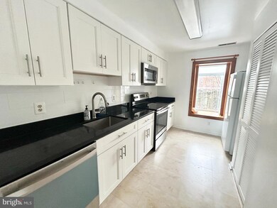 922 Montgomery Ave unit E4, Bryn Mawr, PA 19010 - photo 3