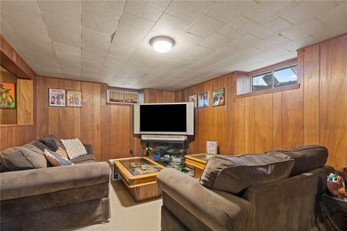201 Taft Ave, Warwick, RI 02886 - photo 4