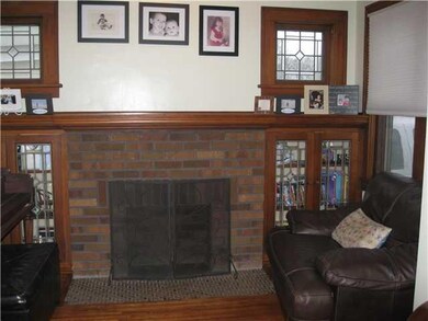 Living Room. Enjoy the daylight or evening in this