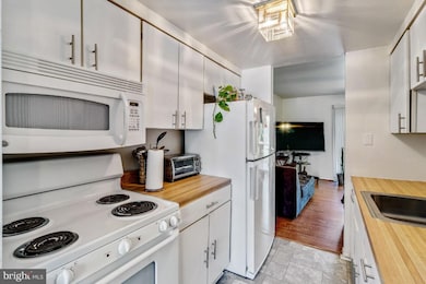 6934 Knighthood Ln, Columbia, MD 21045 - photo 7