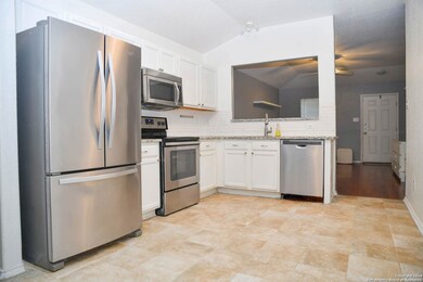 11123 Dewberry Field, Helotes, TX 78023 - photo 7