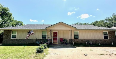 909 N Center Ave, Shawnee, OK 74801 - photo 2