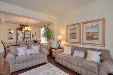 006_Living Room